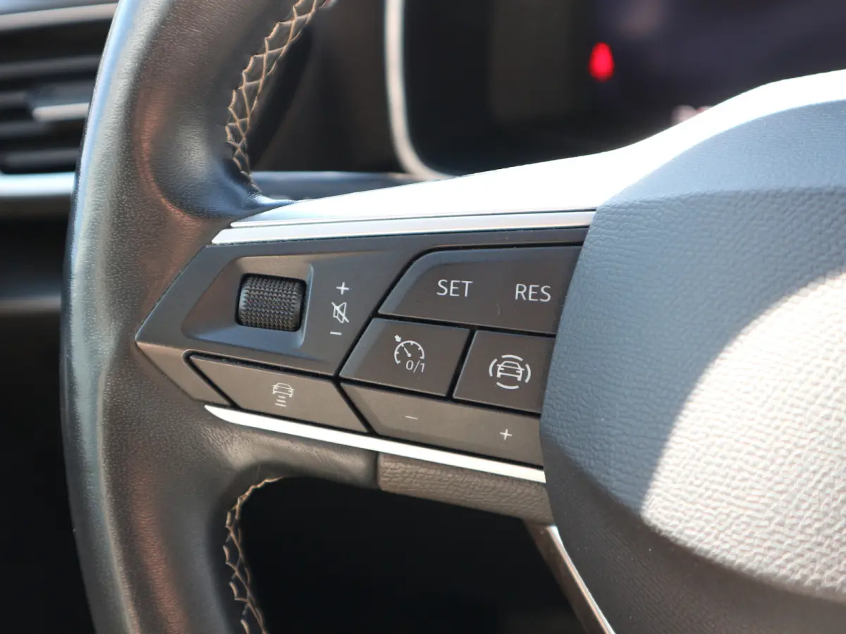 1.0 TSI Style Business VIRTUAL CLIMA ADAP CRUISE