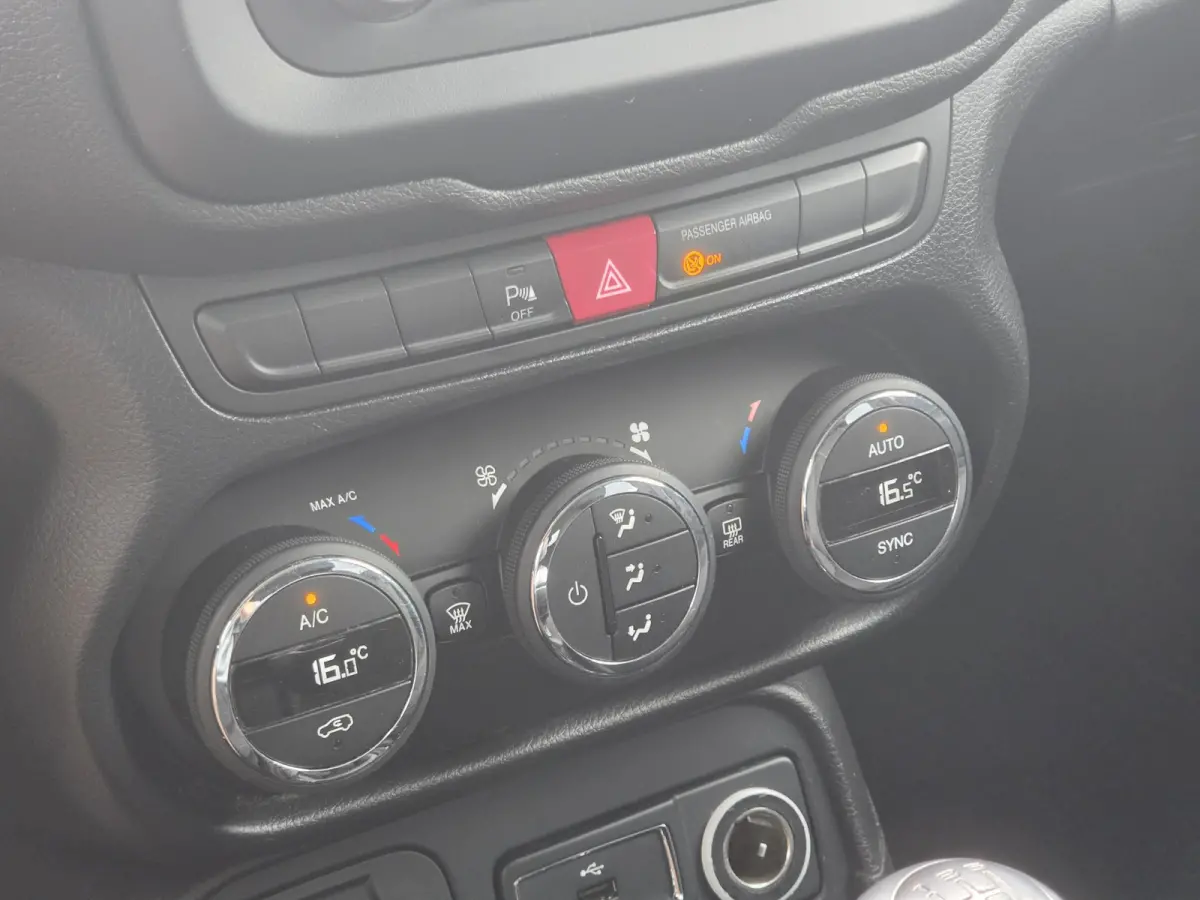 1.6 E-Torq Black Line | Navi | Cruise control | Parkeersensor |