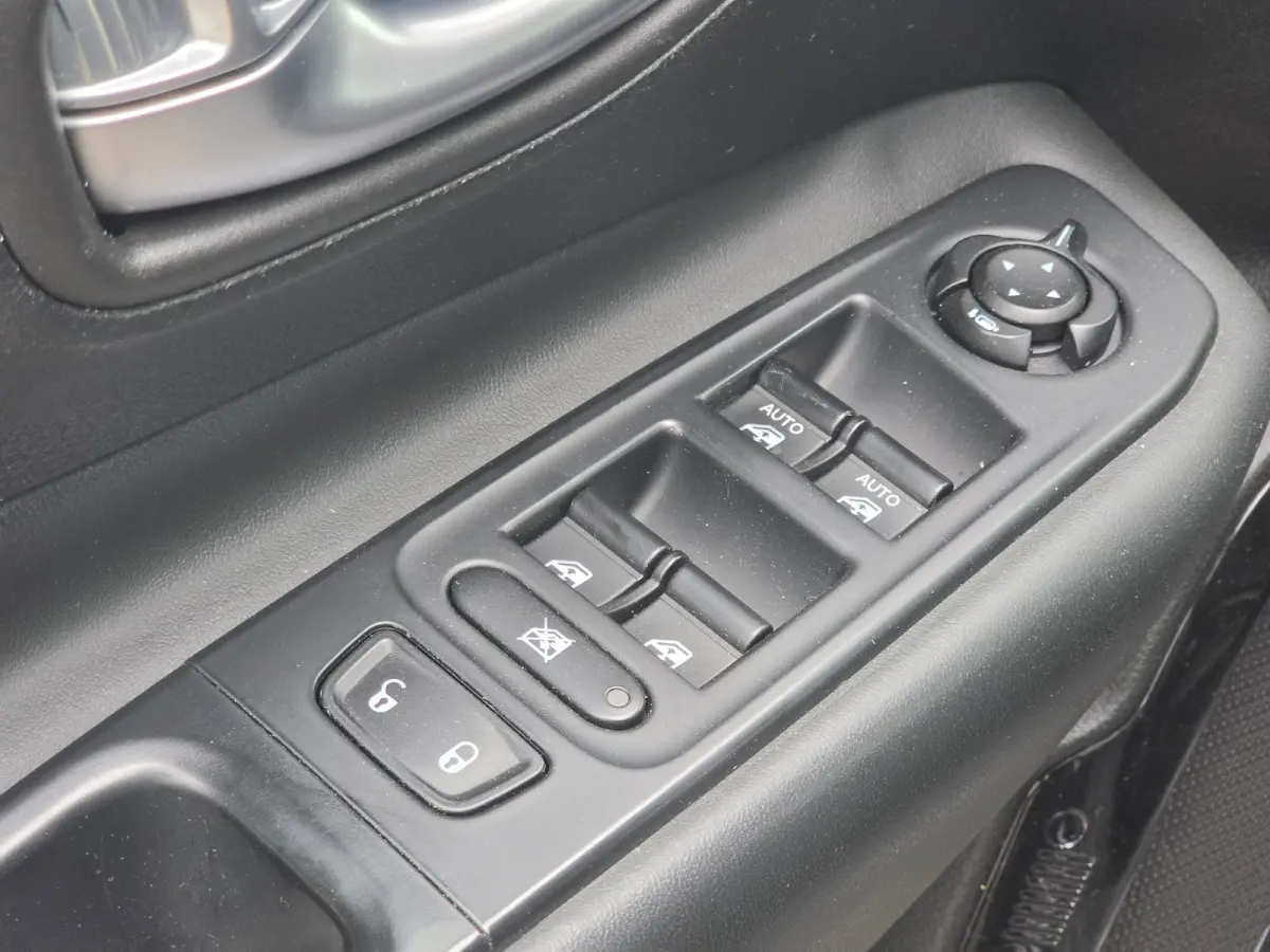 1.6 E-Torq Black Line | Navi | Cruise control | Parkeersensor |