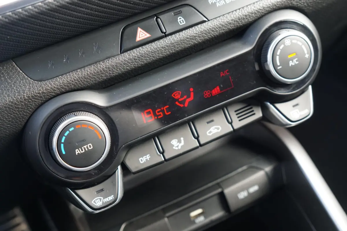 1.0 T-GDi MHEV GT-Line Automaat - Black Pearl - Android/Clima/Nav