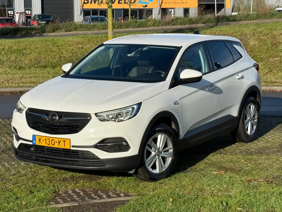 1.2 Turbo Business Edition - Summit White - Camera/Carplay/Clima
