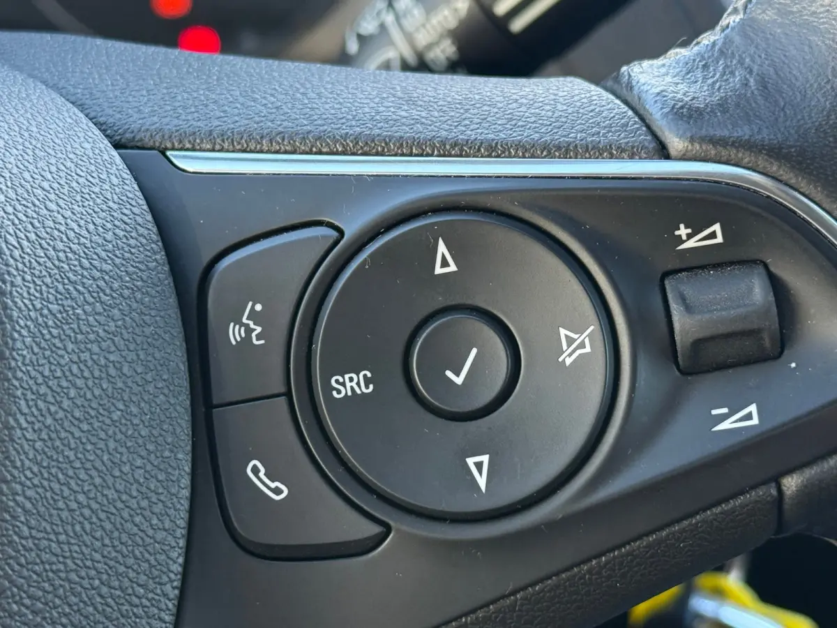 1.2 Turbo Business Edition - Summit White - Camera/Carplay/Clima