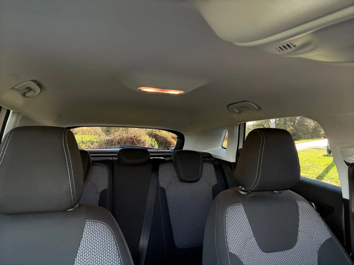 1.2 Turbo Business Edition - Summit White - Camera/Carplay/Clima