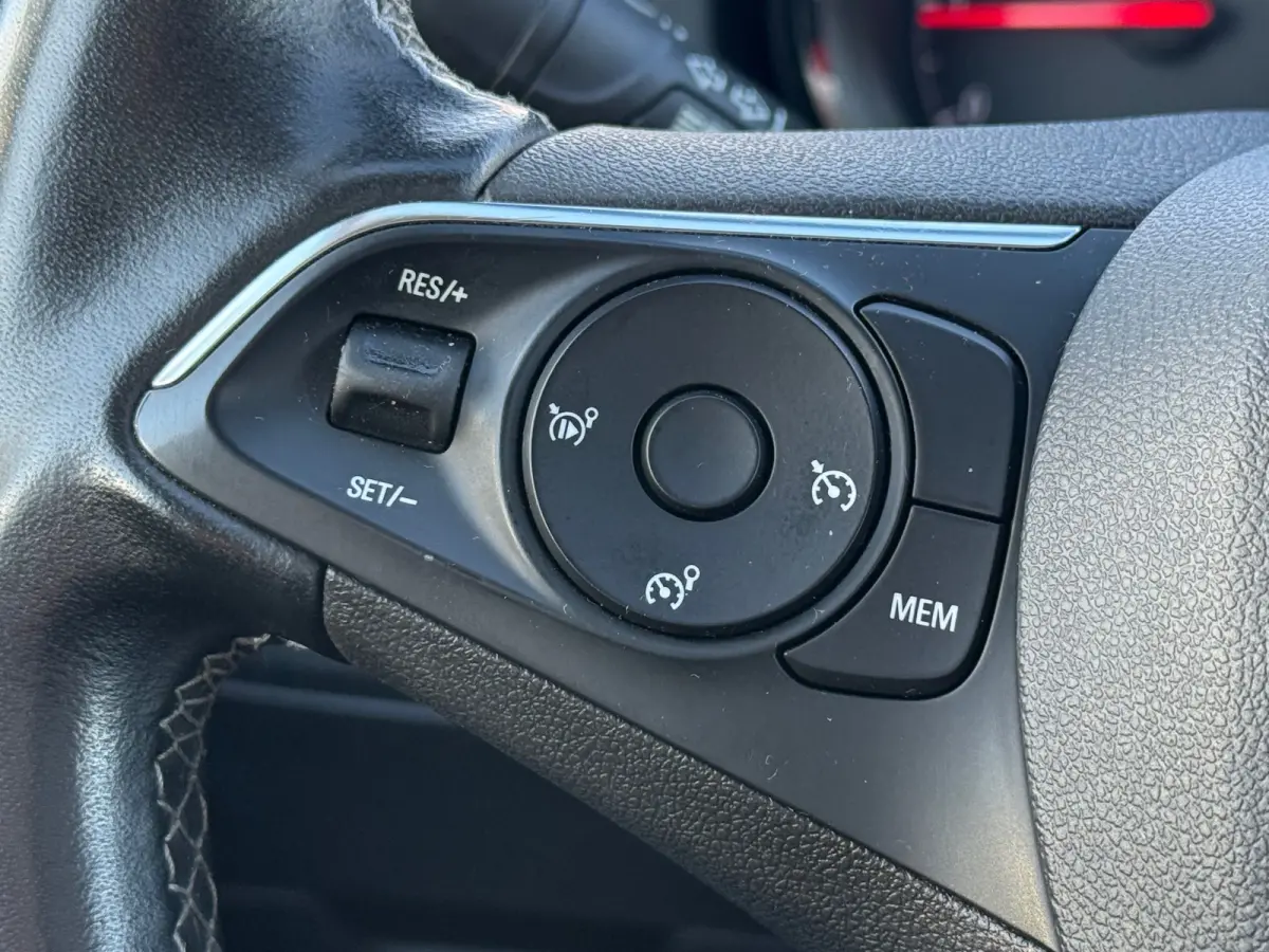 1.2 Turbo Business Edition - Summit White - Camera/Carplay/Clima