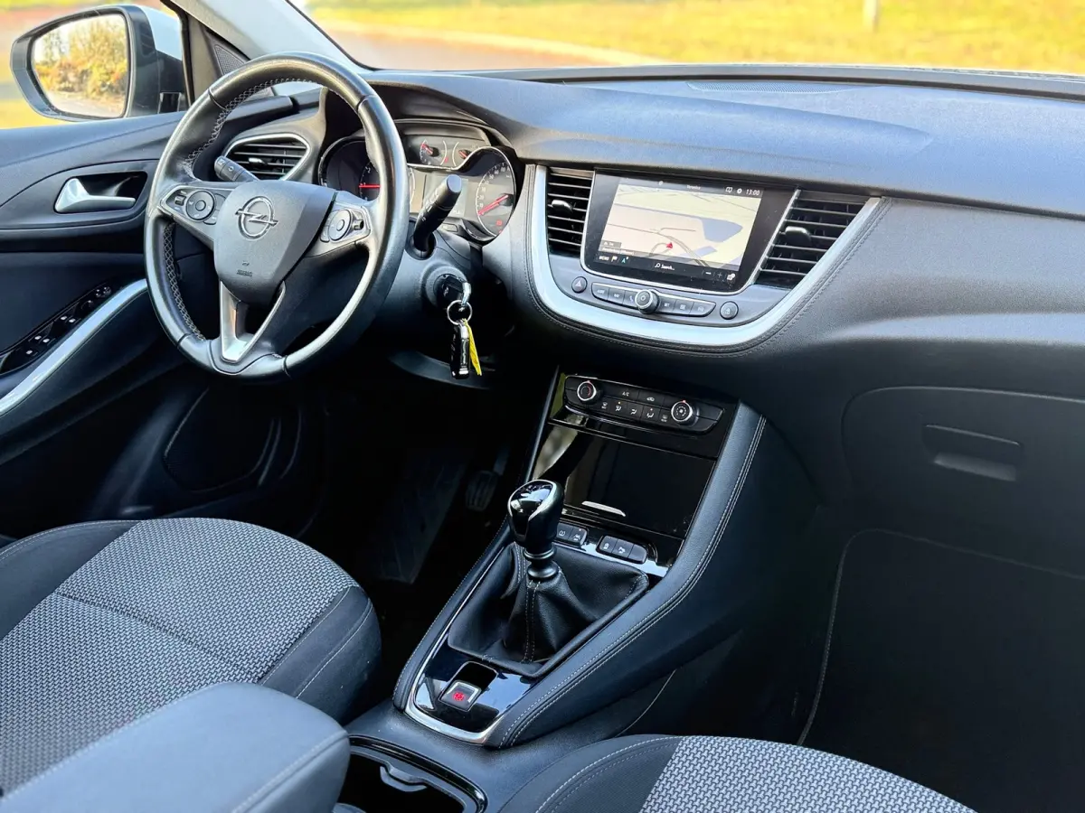 1.2 Turbo Business Edition - Summit White - Camera/Carplay/Clima
