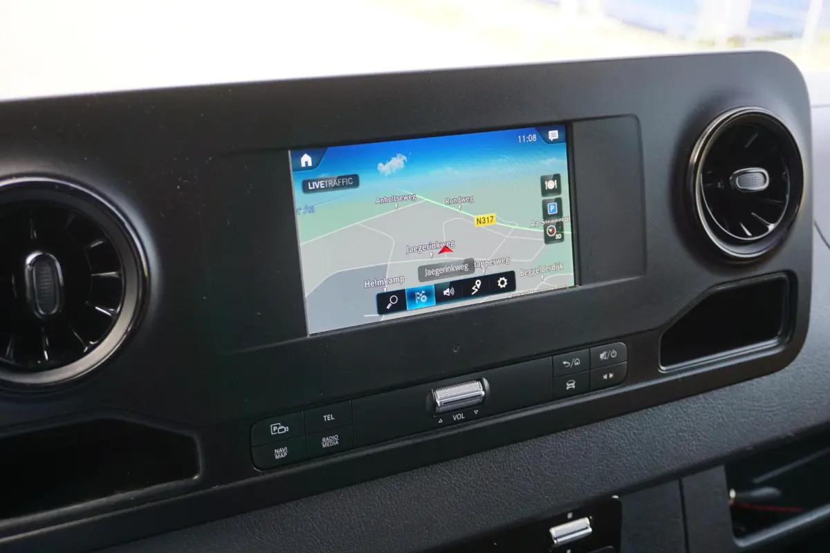 317 L2H2 RWD Automaat |EURO6 |1e eigenaar |Topstaat |Betimmering |Camera |Cruise |Navi |Climate control |Stoelverwarming |3500 KG |170 pk
