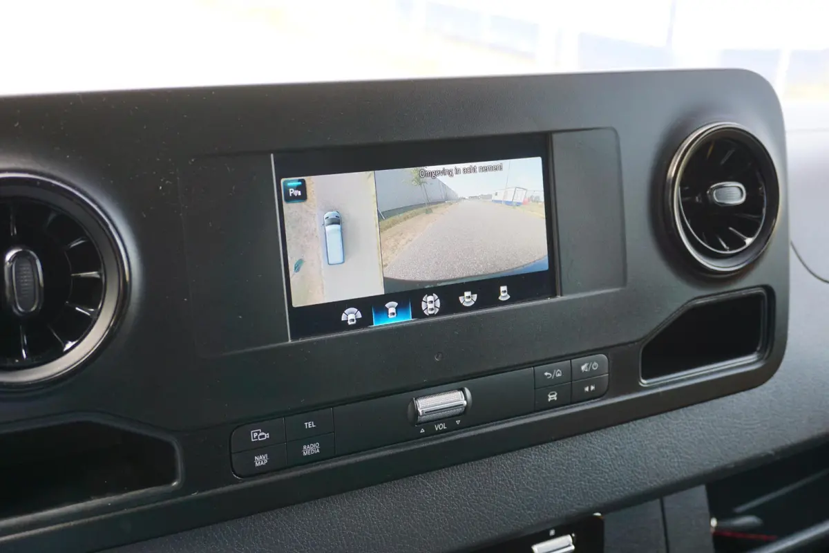 317 L2H2 RWD Automaat |EURO6 |1e eigenaar |Topstaat |Betimmering |Camera |Cruise |Navi |Climate control |Stoelverwarming |3500 KG |170 pk