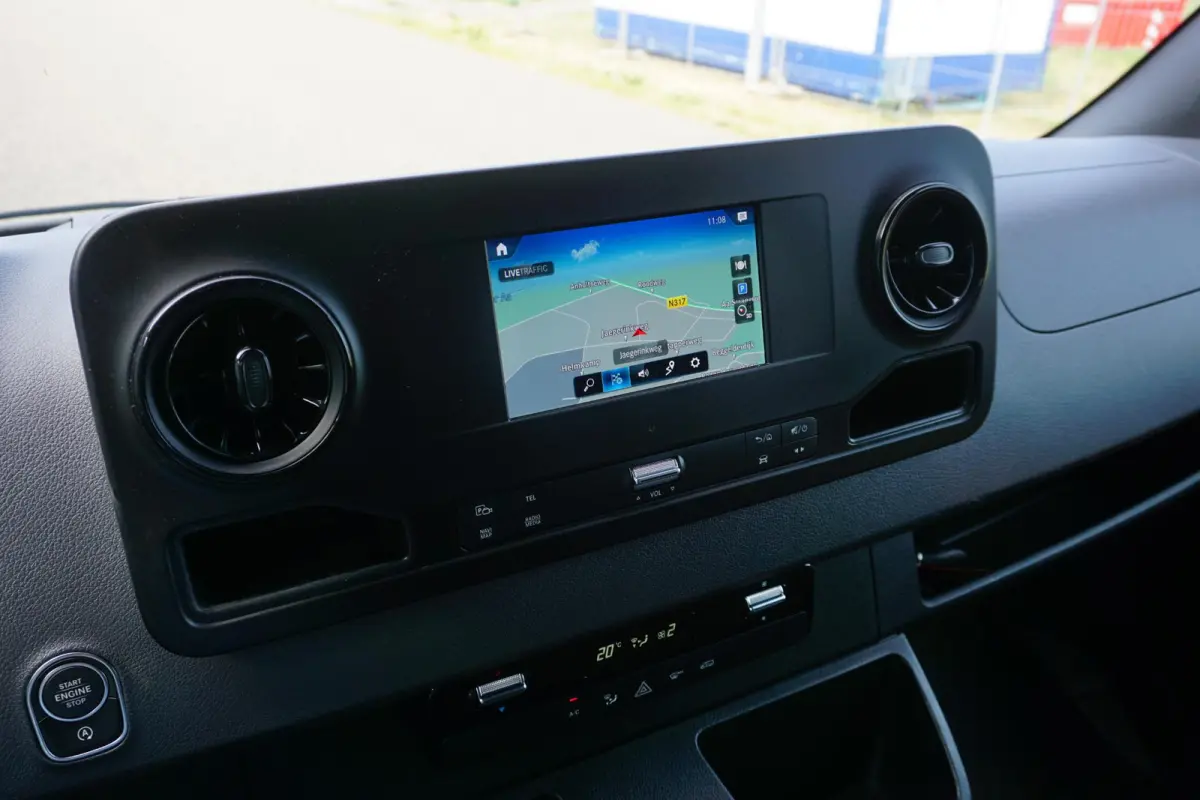 317 L2H2 RWD Automaat |EURO6 |1e eigenaar |Topstaat |Betimmering |Camera |Cruise |Navi |Climate control |Stoelverwarming |3500 KG |170 pk