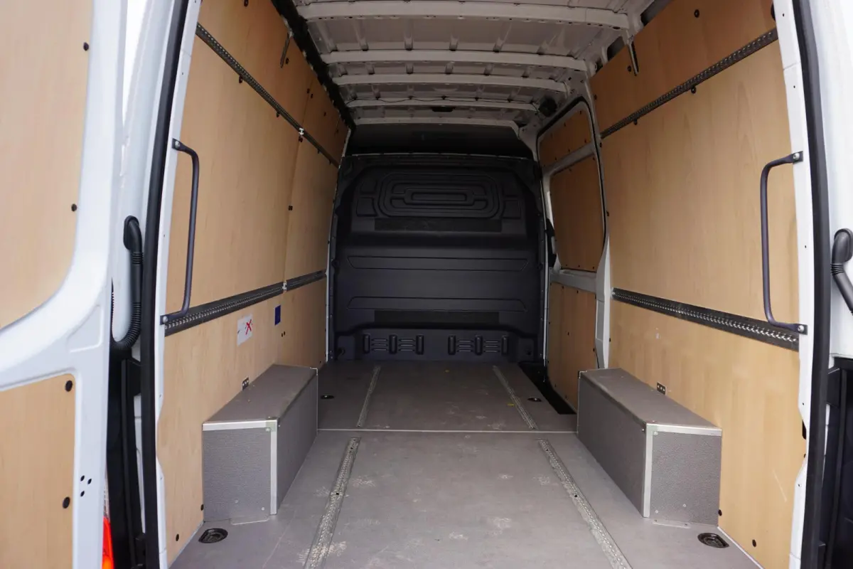 317 L2H2 RWD Automaat |EURO6 |1e eigenaar |Topstaat |Betimmering |Camera |Cruise |Navi |Climate control |Stoelverwarming |3500 KG |170 pk