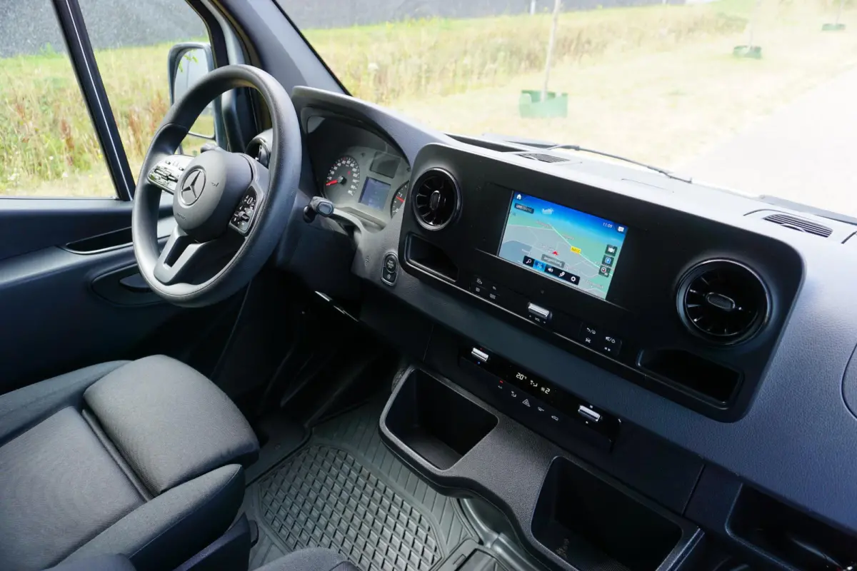 317 L2H2 RWD Automaat |EURO6 |1e eigenaar |Topstaat |Betimmering |Camera |Cruise |Navi |Climate control |Stoelverwarming |3500 KG |170 pk