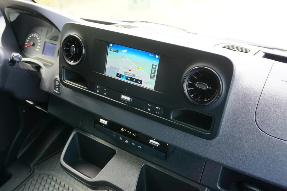 317 L2H2 RWD Automaat |EURO6 |1e eigenaar |Topstaat |Betimmering |Camera |Cruise |Navi |Climate control |Stoelverwarming |3500 KG |170 pk