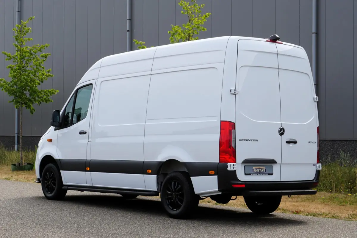 317 L2H2 RWD Automaat |EURO6 |1e eigenaar |Topstaat |Betimmering |Camera |Cruise |Navi |Climate control |Stoelverwarming |3500 KG |170 pk