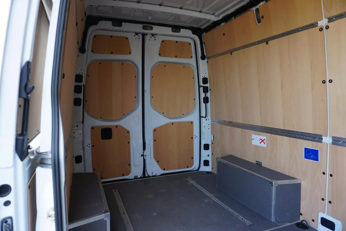 317 L2H2 RWD Automaat |EURO6 |1e eigenaar |Topstaat |Betimmering |Camera |Cruise |Navi |Climate control |Stoelverwarming |3500 KG |170 pk