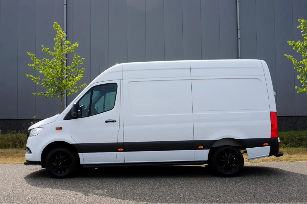 317 L2H2 RWD Automaat |EURO6 |1e eigenaar |Topstaat |Betimmering |Camera |Cruise |Navi |Climate control |Stoelverwarming |3500 KG |170 pk