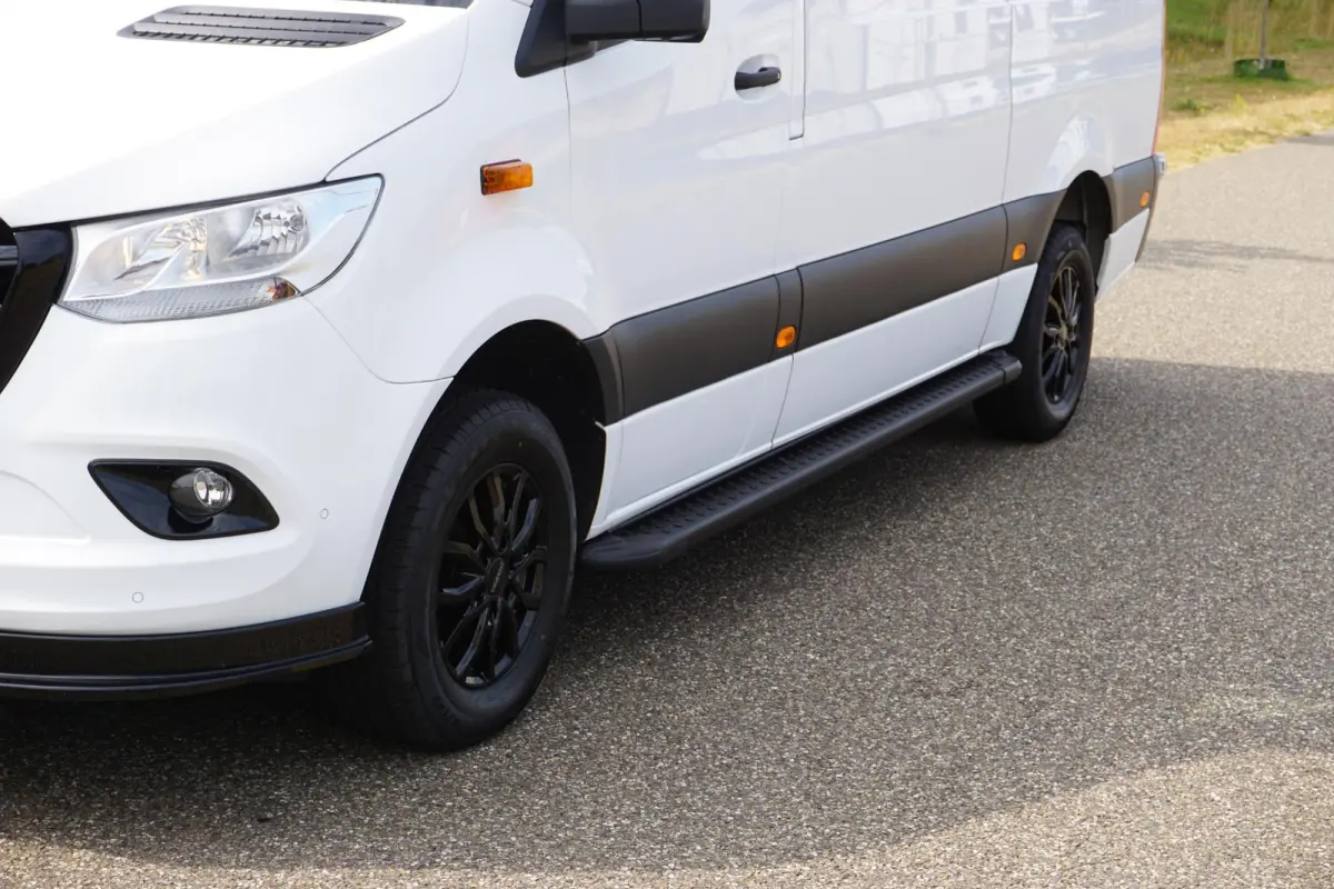 317 L2H2 RWD Automaat |EURO6 |1e eigenaar |Topstaat |Betimmering |Camera |Cruise |Navi |Climate control |Stoelverwarming |3500 KG |170 pk