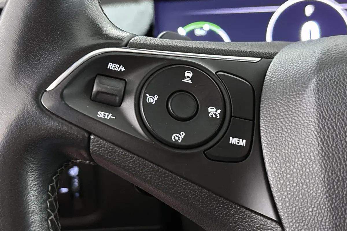 1.6 Turbo Plug-In Hybrid Ultimate / Lederpack/ Winterpack / 19'' velgen