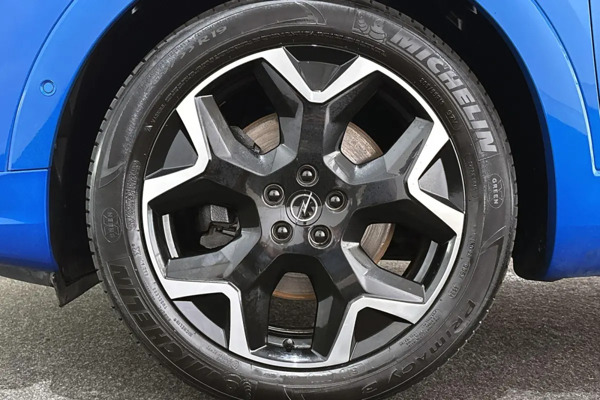 1.6 Turbo Plug-In Hybrid Ultimate / Lederpack/ Winterpack / 19'' velgen