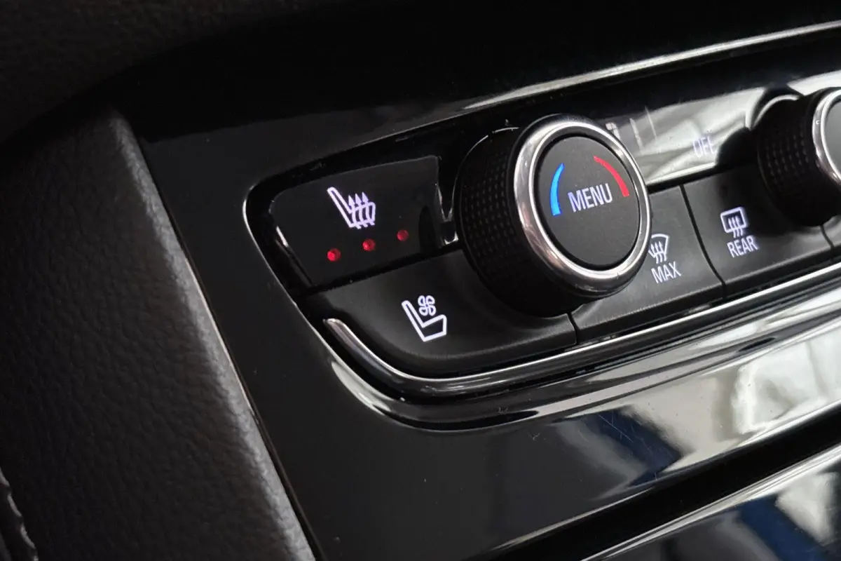 1.6 Turbo Plug-In Hybrid Ultimate / Lederpack/ Winterpack / 19'' velgen