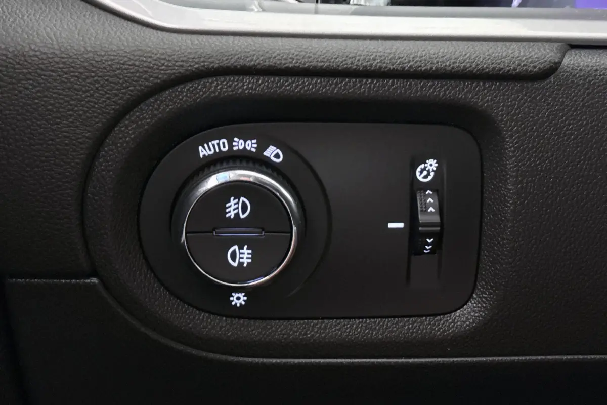 1.6 Turbo Plug-In Hybrid Ultimate / Lederpack/ Winterpack / 19'' velgen