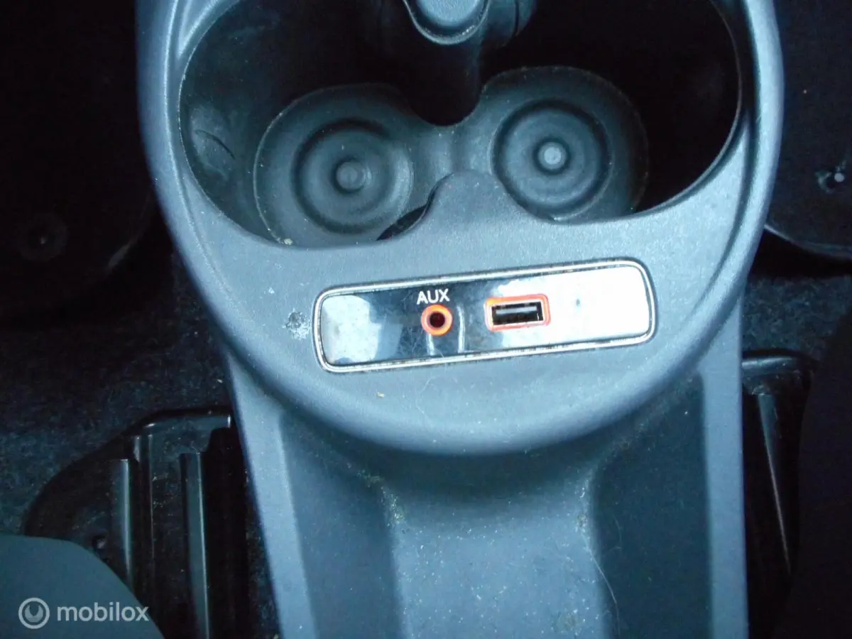 1.2 Lounge 4-CILINDER+AIRCO+BLUETOOTH+4-SEIZOEN-BANDEN