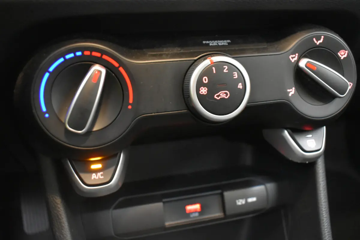 1.0 DPi DynamicLine Camera Cruise Navi Carplay NAP