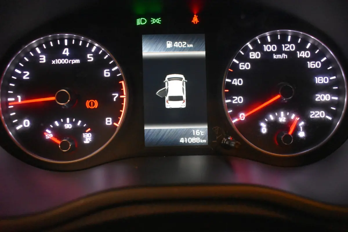 1.0 DPi DynamicLine Camera Cruise Navi Carplay NAP