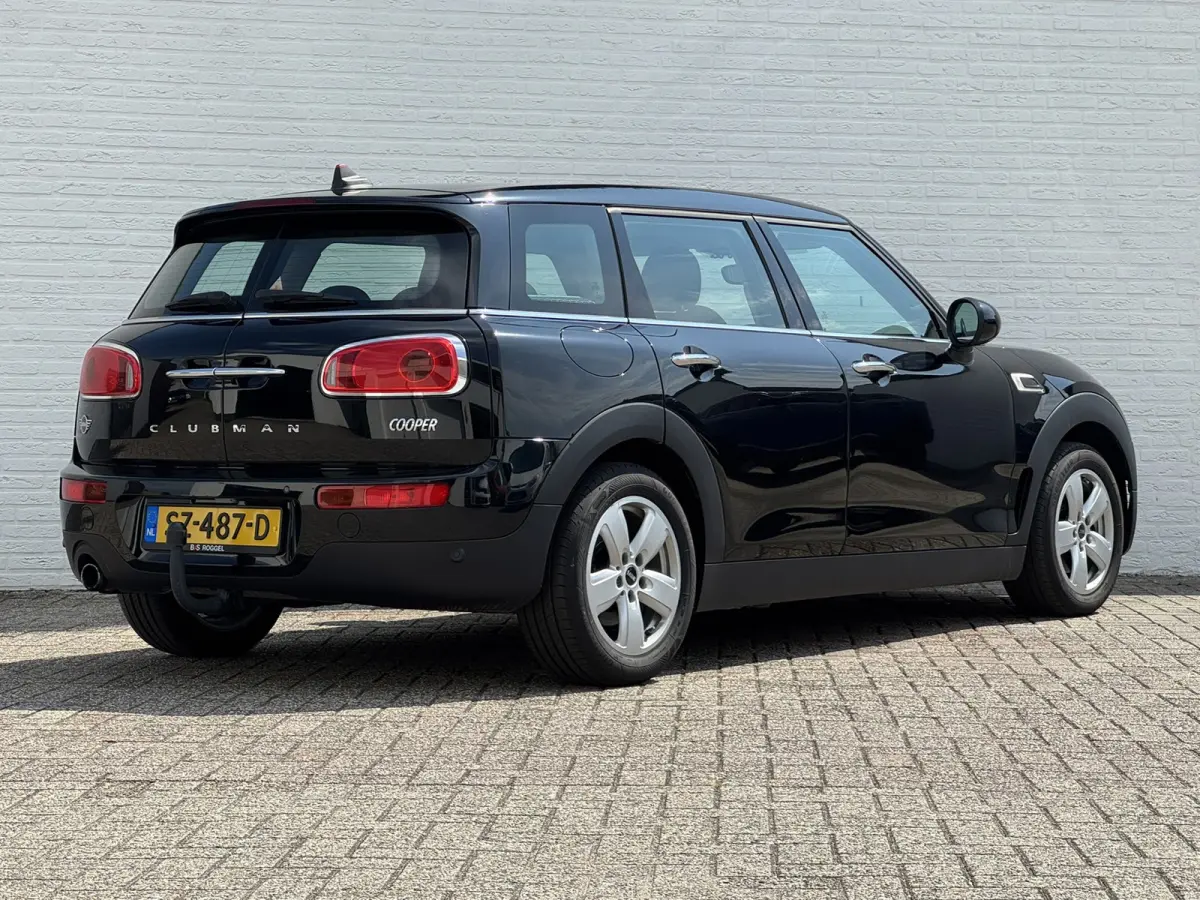 Mini 1.5 Cooper Sportstoelen half leder Navigatie Cruise Clima Trekhaak