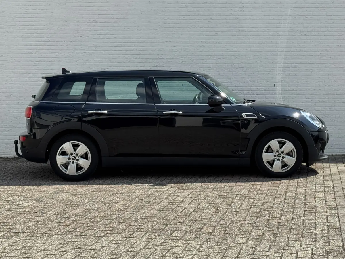 Mini 1.5 Cooper Sportstoelen half leder Navigatie Cruise Clima Trekhaak