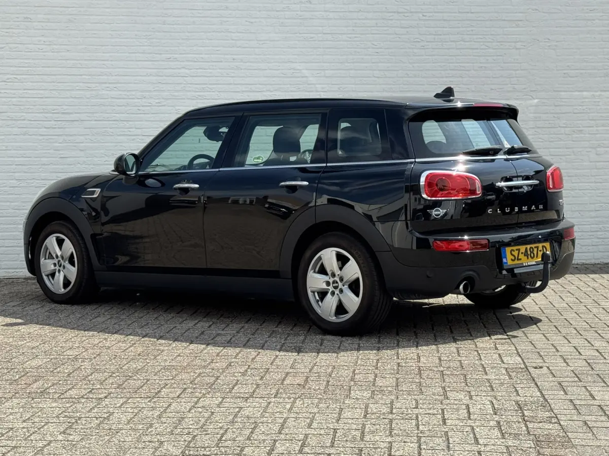 Mini 1.5 Cooper Sportstoelen half leder Navigatie Cruise Clima Trekhaak