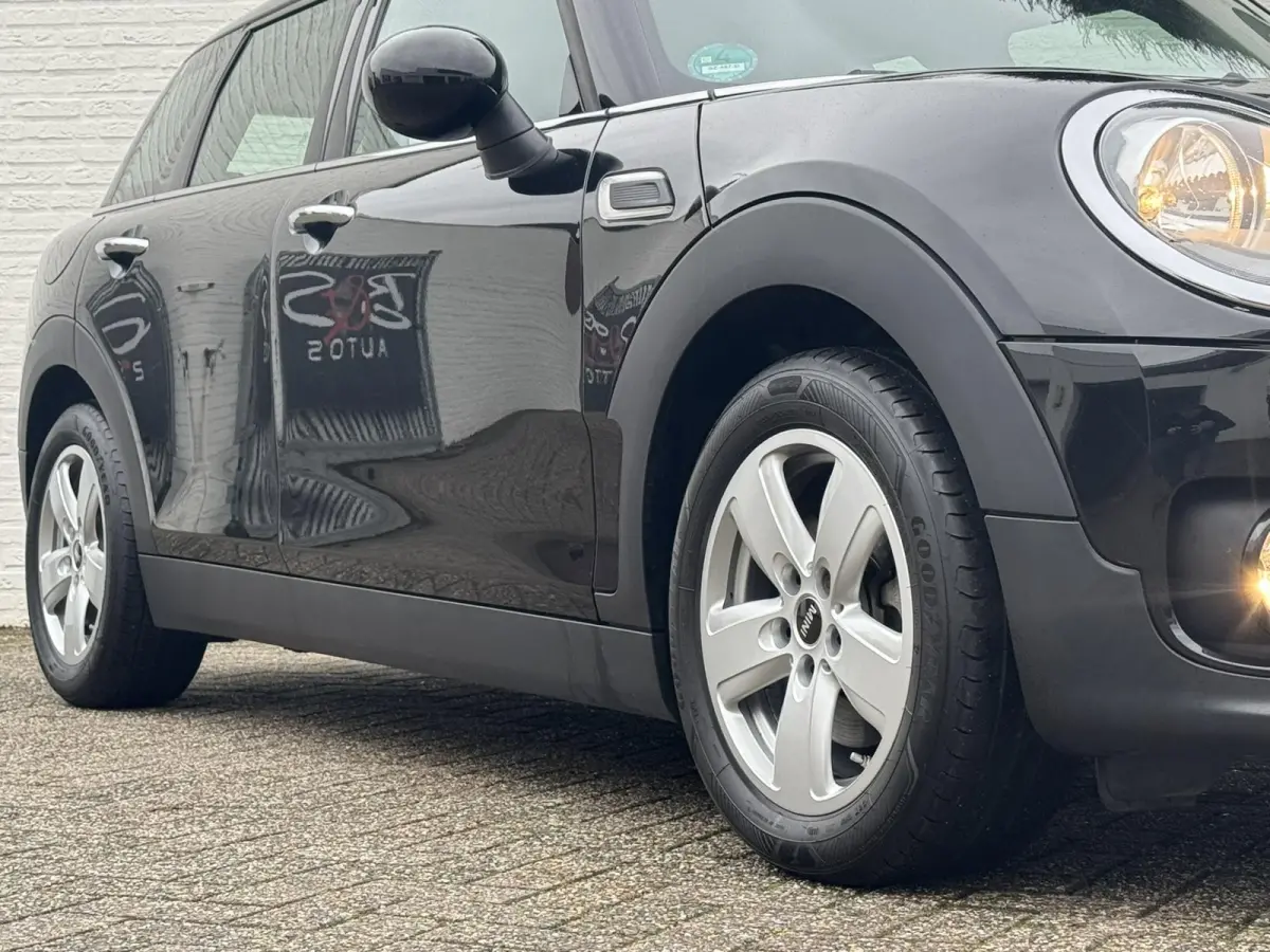 Mini 1.5 Cooper Sportstoelen half leder Navigatie Cruise Clima Trekhaak