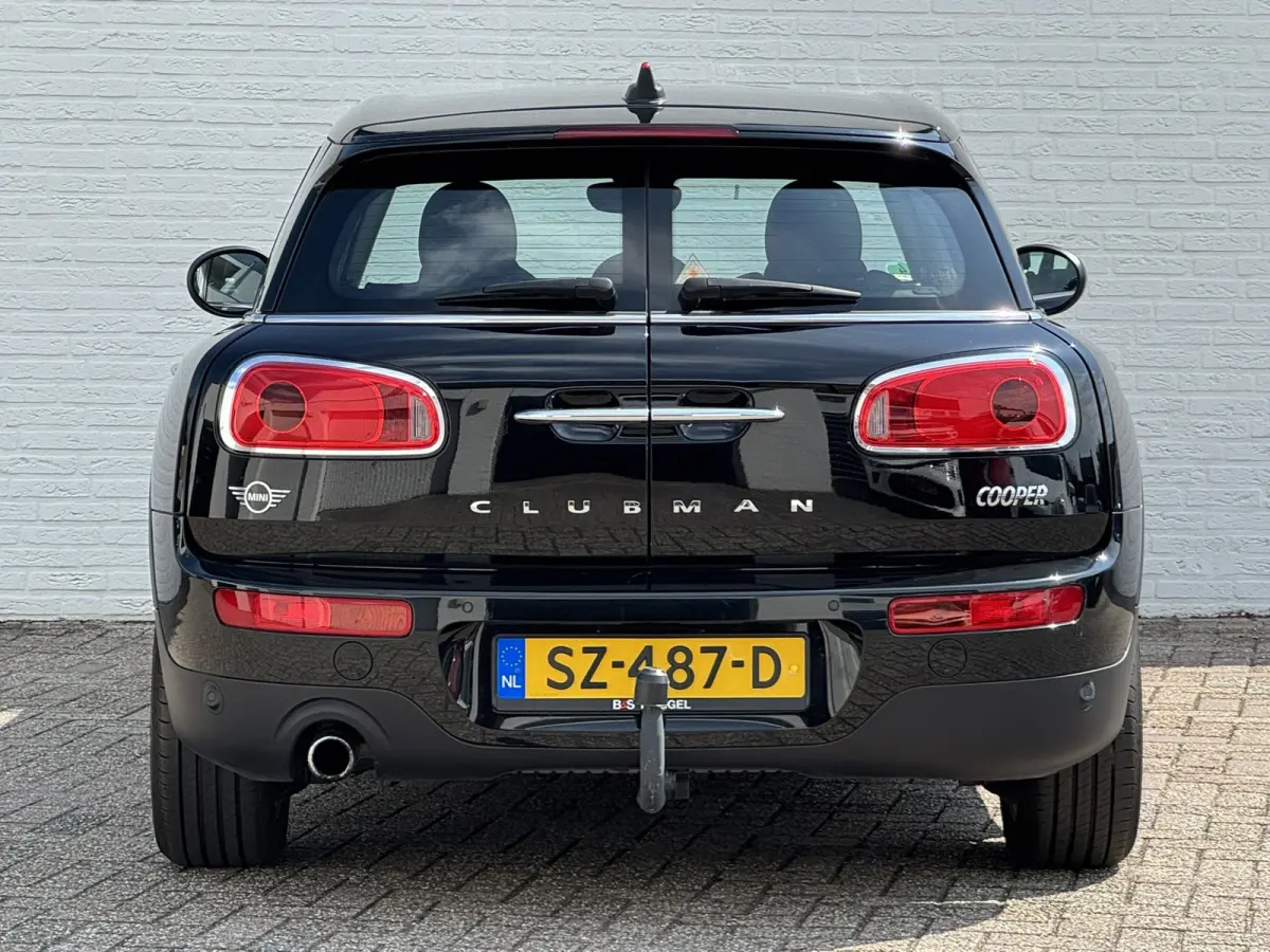 Mini 1.5 Cooper Sportstoelen half leder Navigatie Cruise Clima Trekhaak