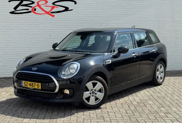 Mini 1.5 Cooper Sportstoelen half leder Navigatie Cruise Clima Trekhaak