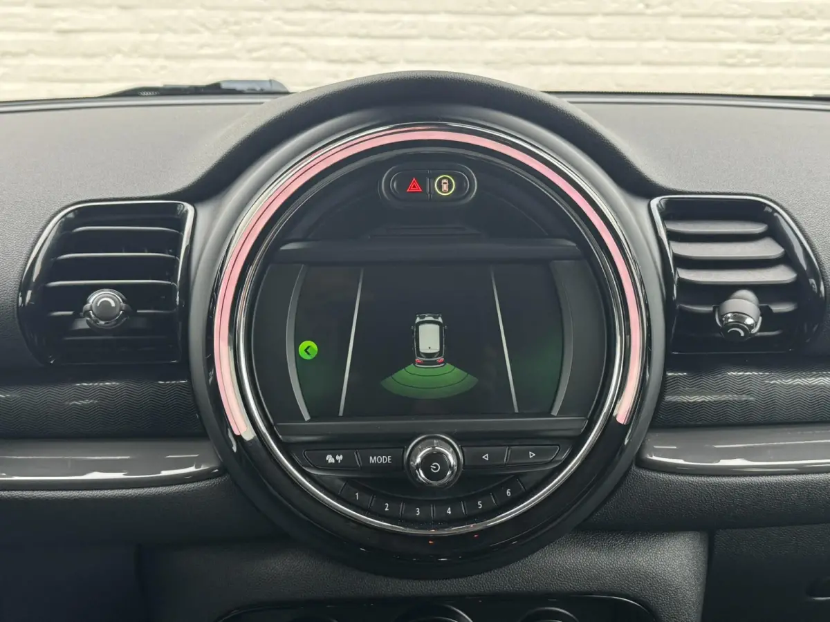 Mini 1.5 Cooper Sportstoelen half leder Navigatie Cruise Clima Trekhaak