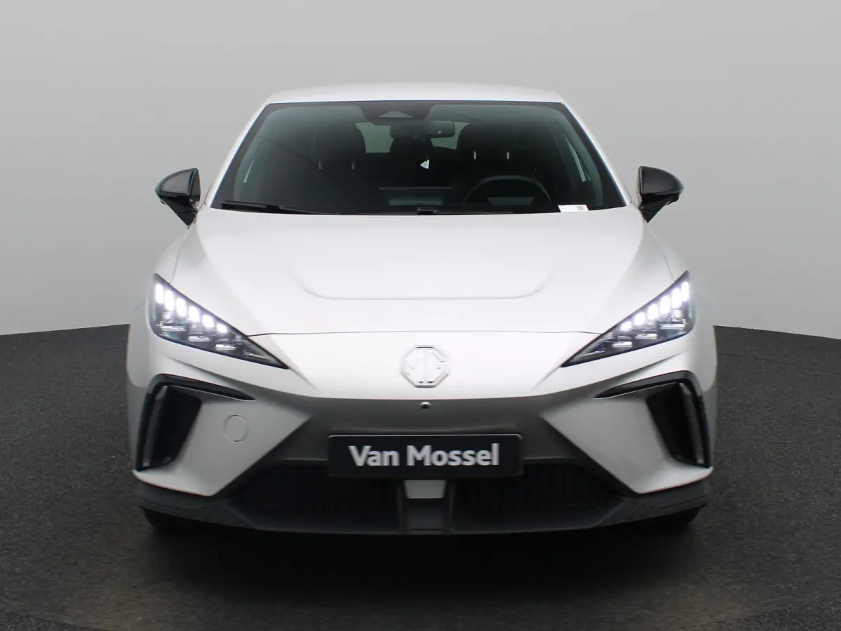 64kWh Luxury Long Range | Navi | 360 Camera | Led Koplampen | Apple Carplay | Keyless Entry & Go |