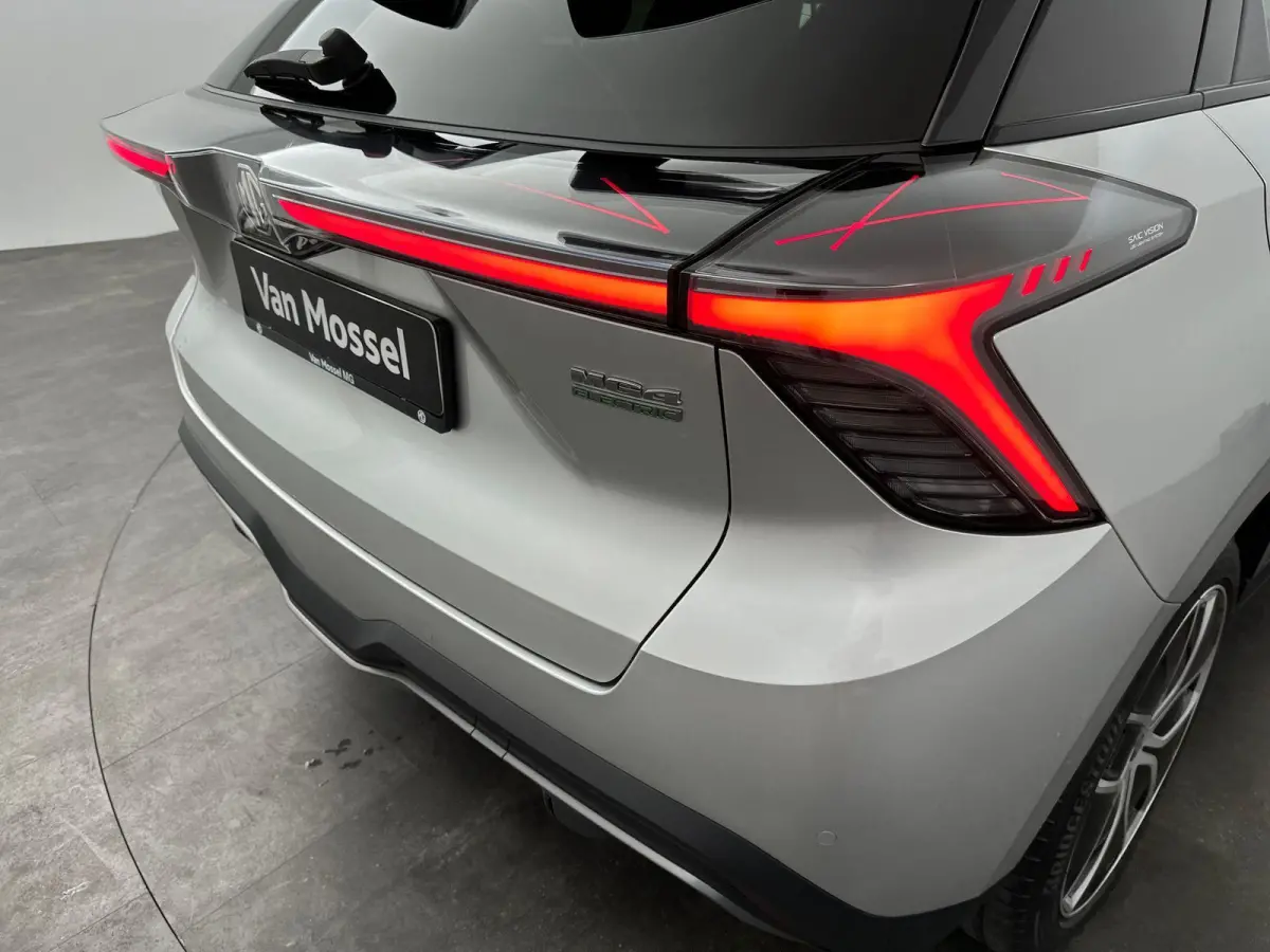 Trophy Extended Range 77 kWh | Navi | Dual Color Interieur | 360 Camera | Led Koplampen | Apple Carplay | Keyless Entry & Go |