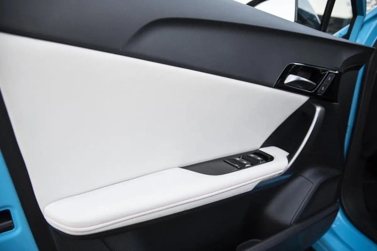 Trophy Extended Range 77 kWh | Navi | Dual Color Interieur | 360 Camera | Led Koplampen | Apple Carplay | Keyless Entry & Go |