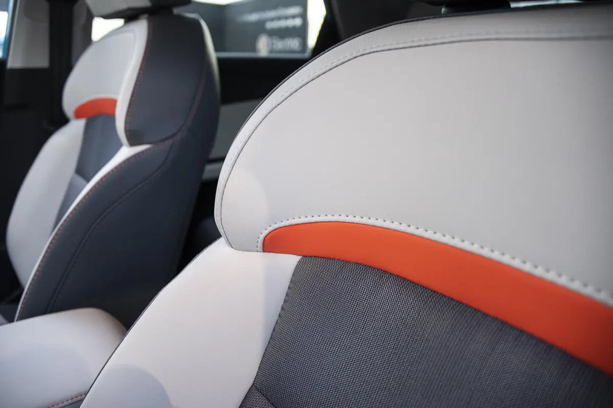 Trophy Extended Range 77 kWh | Navi | Dual Color Interieur | 360 Camera | Led Koplampen | Apple Carplay | Keyless Entry & Go |