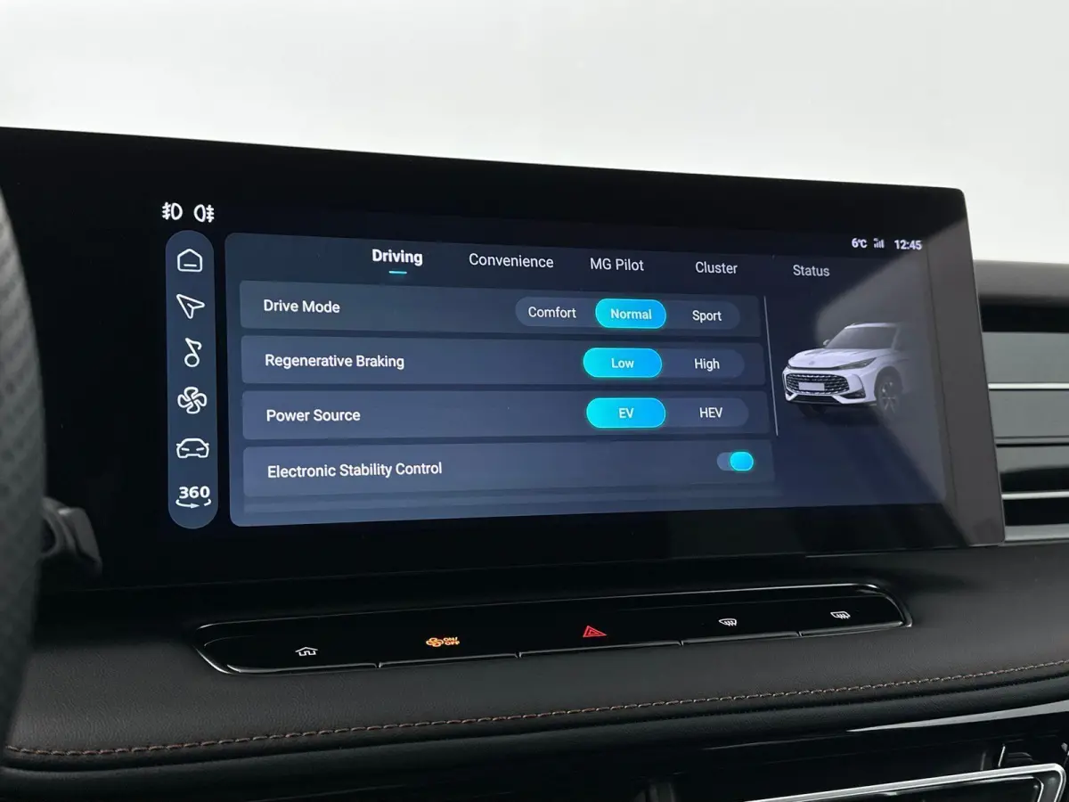 1.5 272pk Aut. Comfort | 100 KM Elektrisch | Camera en parkeersensoren achter | Apple Carplay | 19" velgen | Privacy glass achter