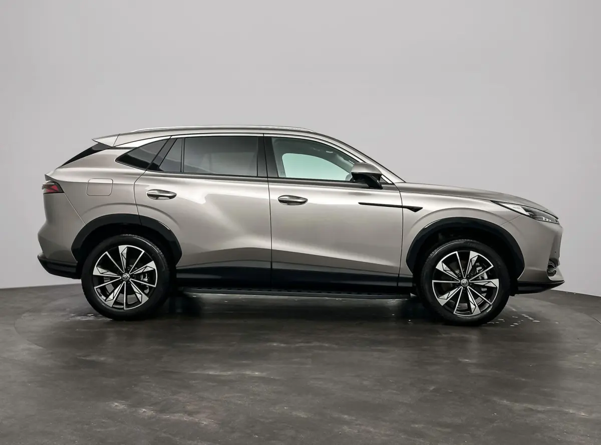 1.5 272pk Aut. Comfort | 100 KM Elektrisch | Camera en parkeersensoren achter | Apple Carplay | 19" velgen | Privacy glass achter