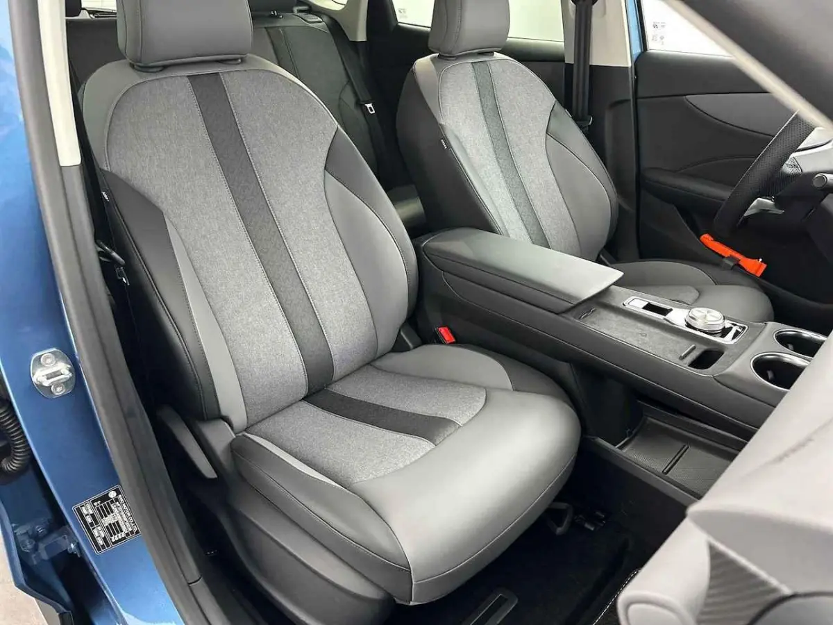 64kWh Luxury | Leder | Stoel + Stuurverwarming | Led Koplampen | CarPlay | 360 Camera |