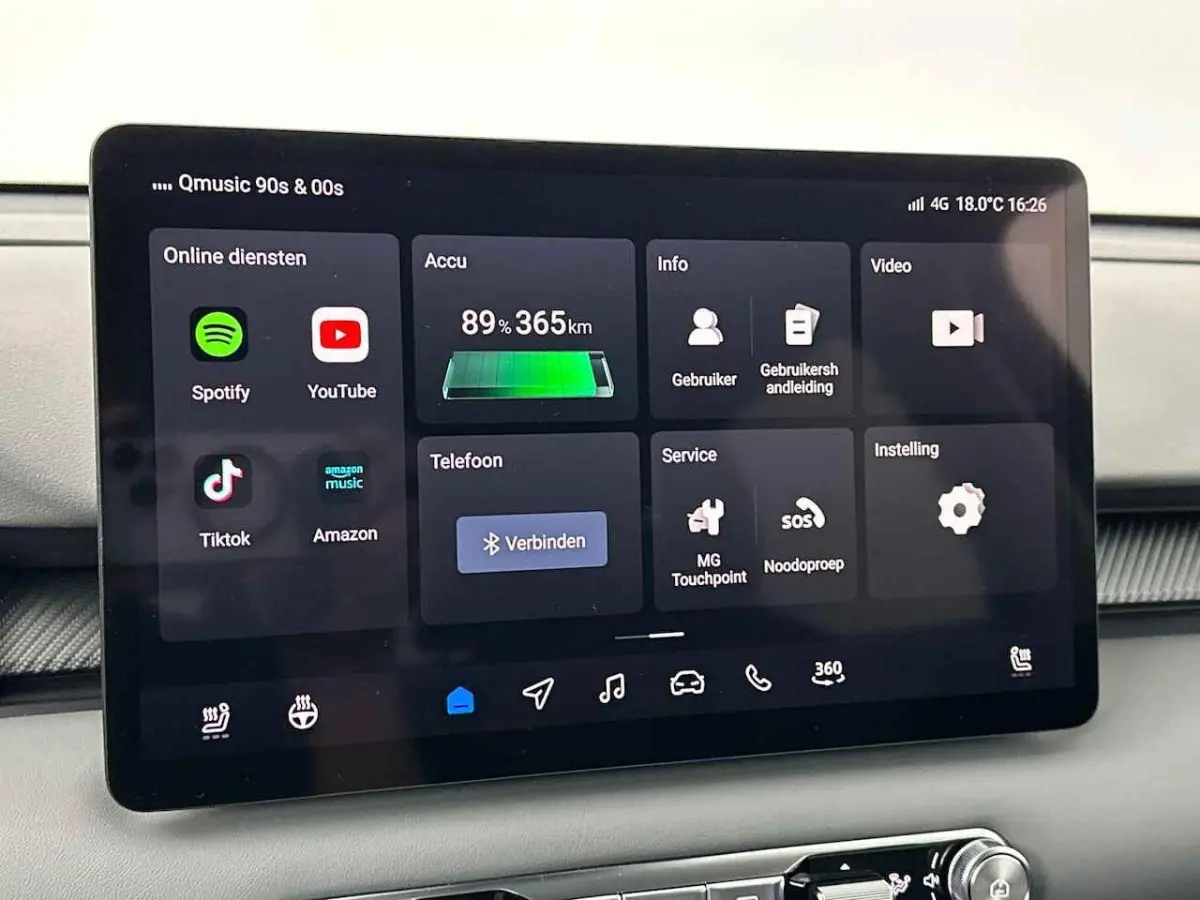 64kWh Luxury | Leder | Stoel + Stuurverwarming | Led Koplampen | CarPlay | 360 Camera |
