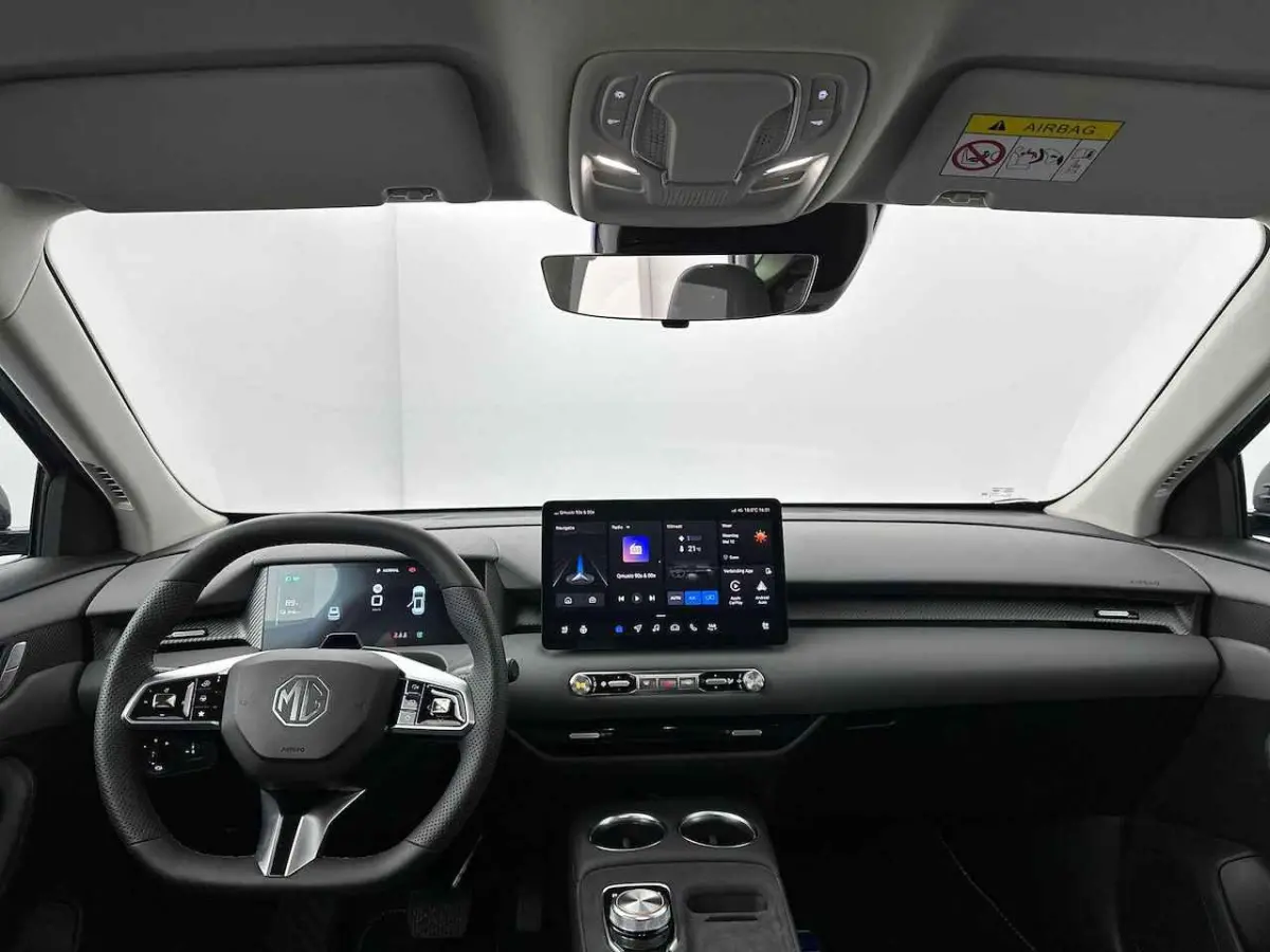64kWh Luxury | Leder | Stoel + Stuurverwarming | Led Koplampen | CarPlay | 360 Camera |