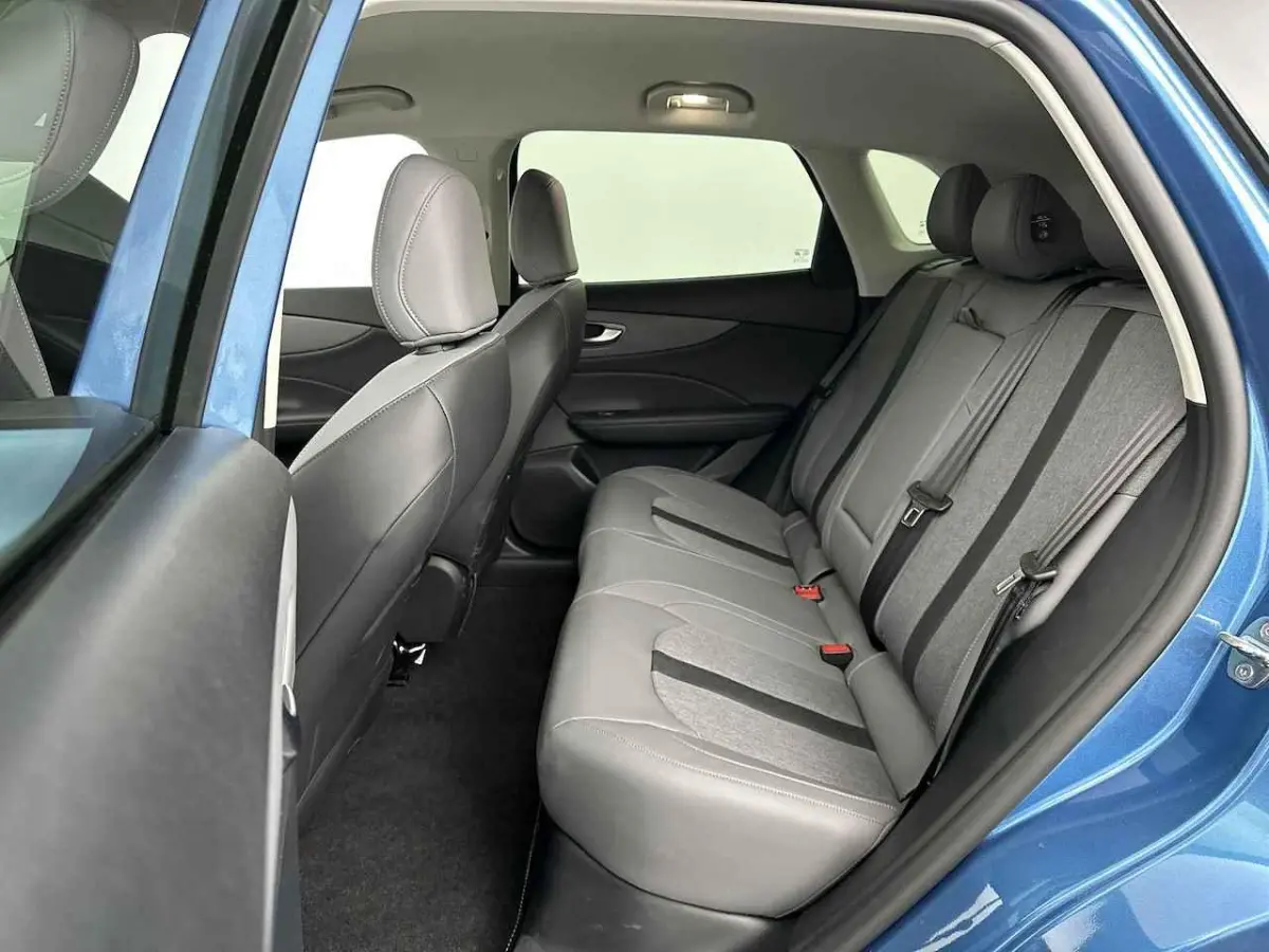64kWh Luxury | Leder | Stoel + Stuurverwarming | Led Koplampen | CarPlay | 360 Camera |