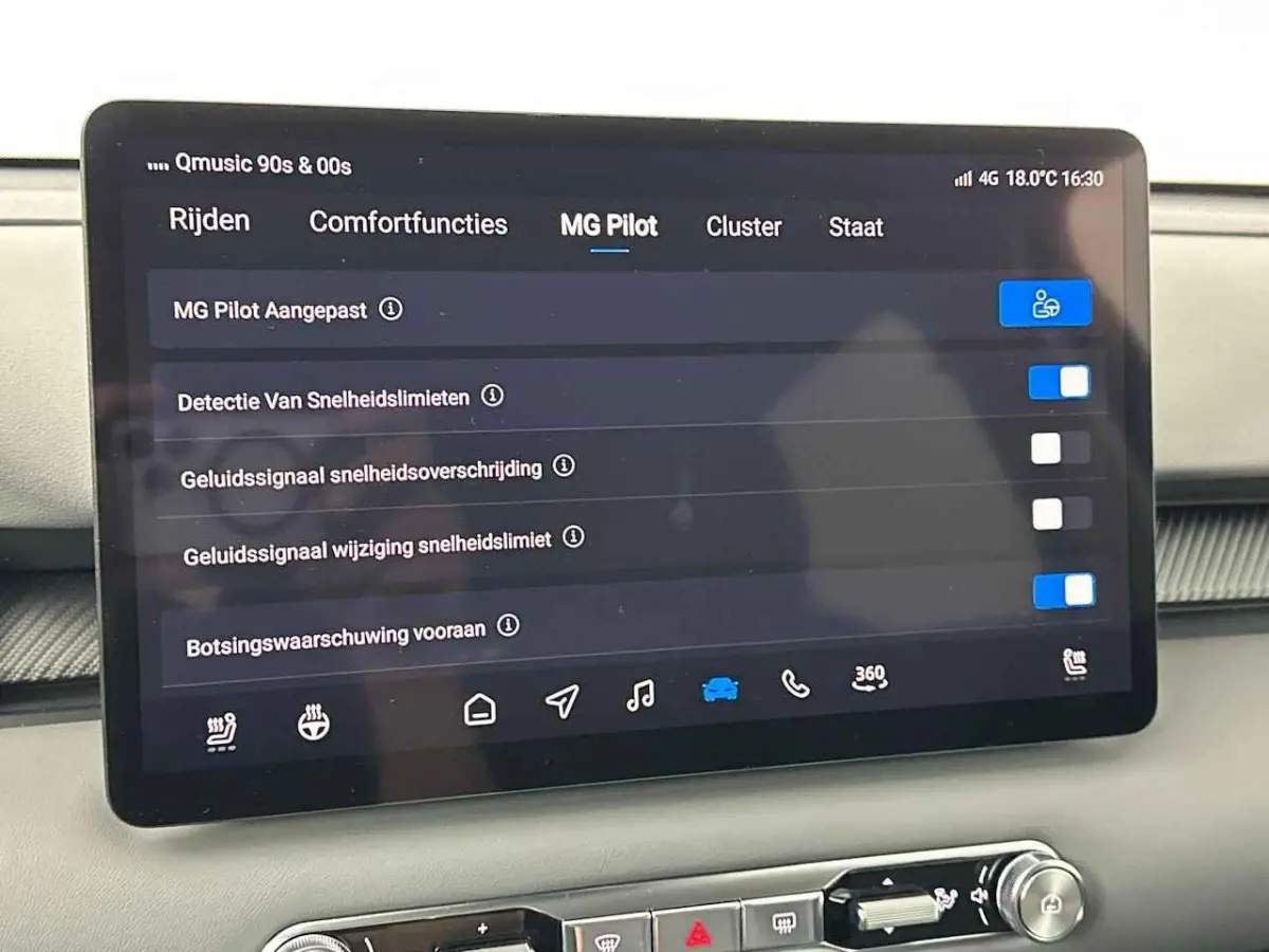 64kWh Luxury | Leder | Stoel + Stuurverwarming | Led Koplampen | CarPlay | 360 Camera |