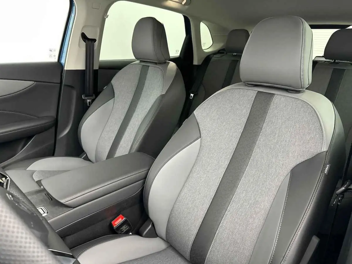 64kWh Luxury | Leder | Stoel + Stuurverwarming | Led Koplampen | CarPlay | 360 Camera |