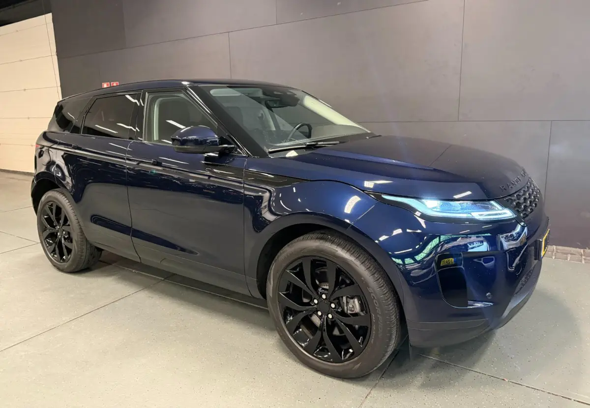 1.5 P300e AWD BLACK-LINE SOH 95%/NAVI/V-COCKPIT/LEDER/DAB/CARPLAY/LED/CAM/M-STOELEN///