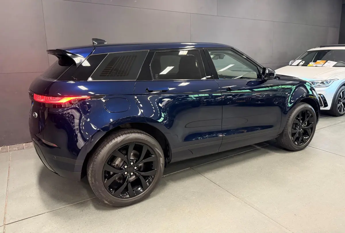 1.5 P300e AWD BLACK-LINE SOH 95%/NAVI/V-COCKPIT/LEDER/DAB/CARPLAY/LED/CAM/M-STOELEN///