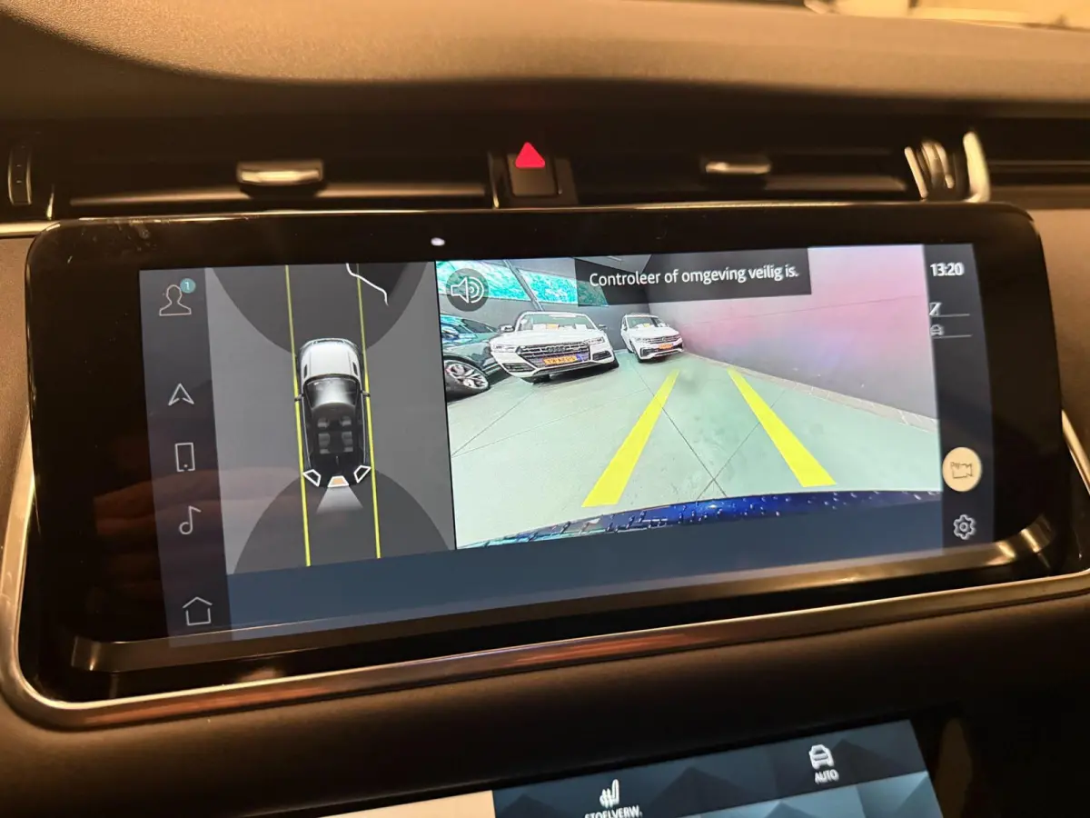 1.5 P300e AWD BLACK-LINE SOH 95%/NAVI/V-COCKPIT/LEDER/DAB/CARPLAY/LED/CAM/M-STOELEN///