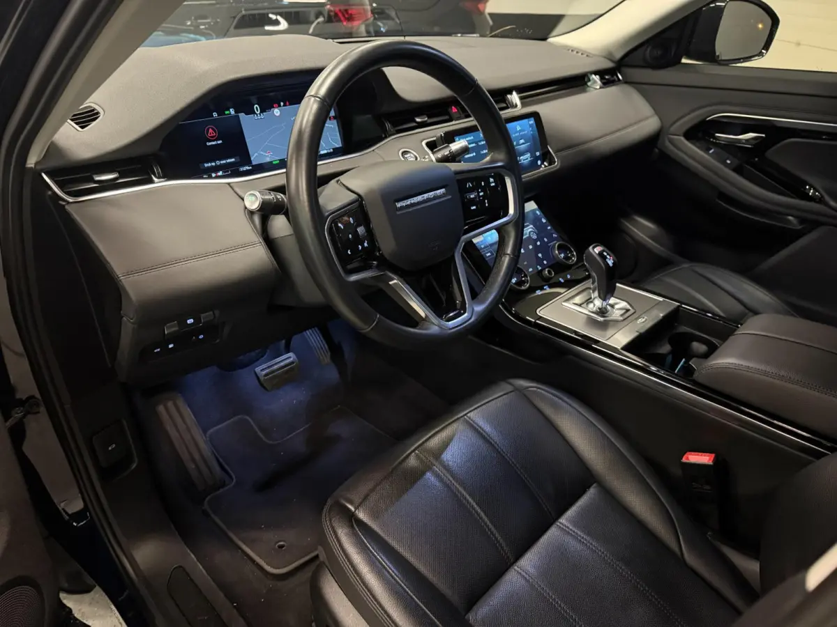 1.5 P300e AWD BLACK-LINE SOH 95%/NAVI/V-COCKPIT/LEDER/DAB/CARPLAY/LED/CAM/M-STOELEN///
