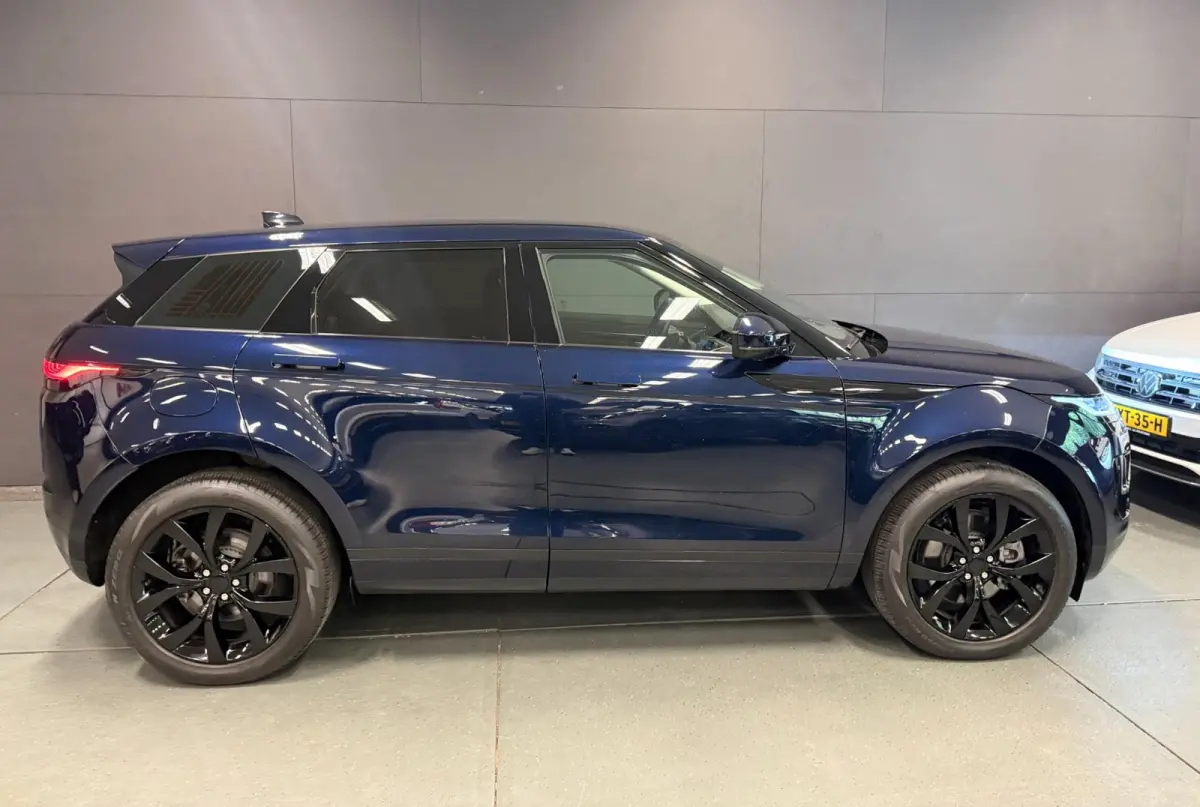 1.5 P300e AWD BLACK-LINE SOH 95%/NAVI/V-COCKPIT/LEDER/DAB/CARPLAY/LED/CAM/M-STOELEN///